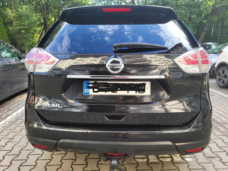 Il Nissan X-Trail Tekna 1.6 păstrat întotdeauna bine în garaj