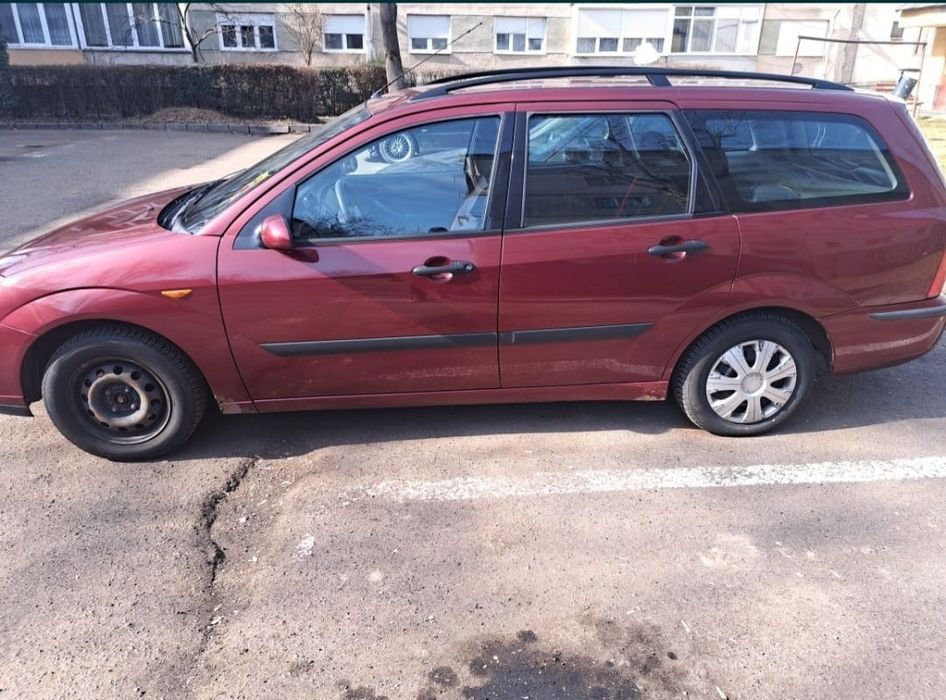 Vând  Ford Focus 1.6 benzină