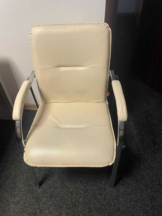 Vand 2scaune piele vizitator birou