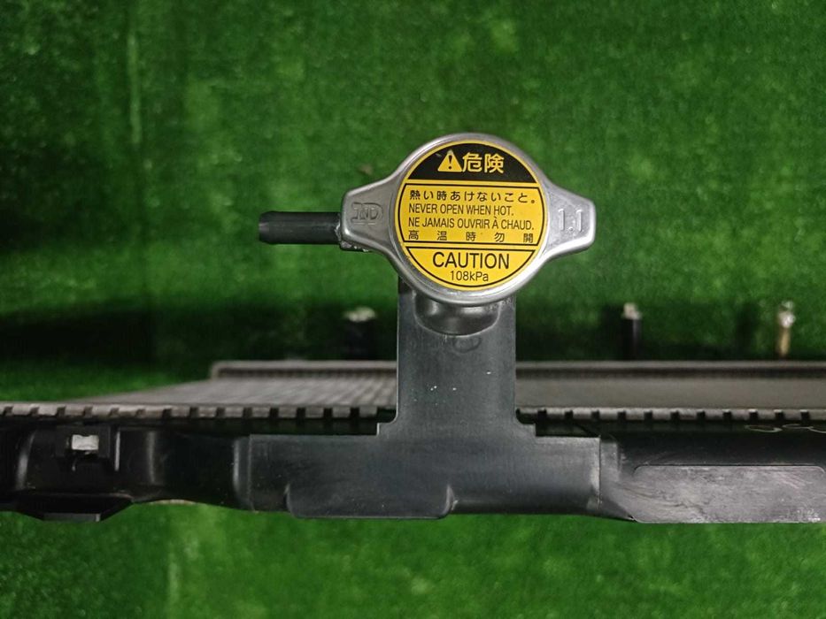 Продам основной радиатор от Toyota Camry 30 35 2.4