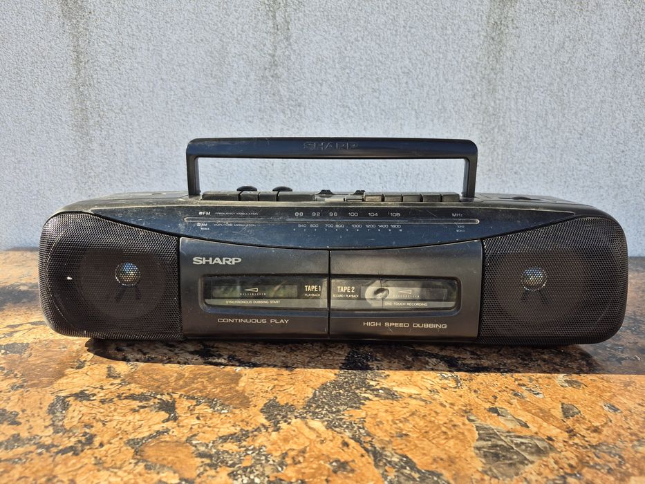 Radio Casetofon marca Sharp model WQ-284H (BK)-functional