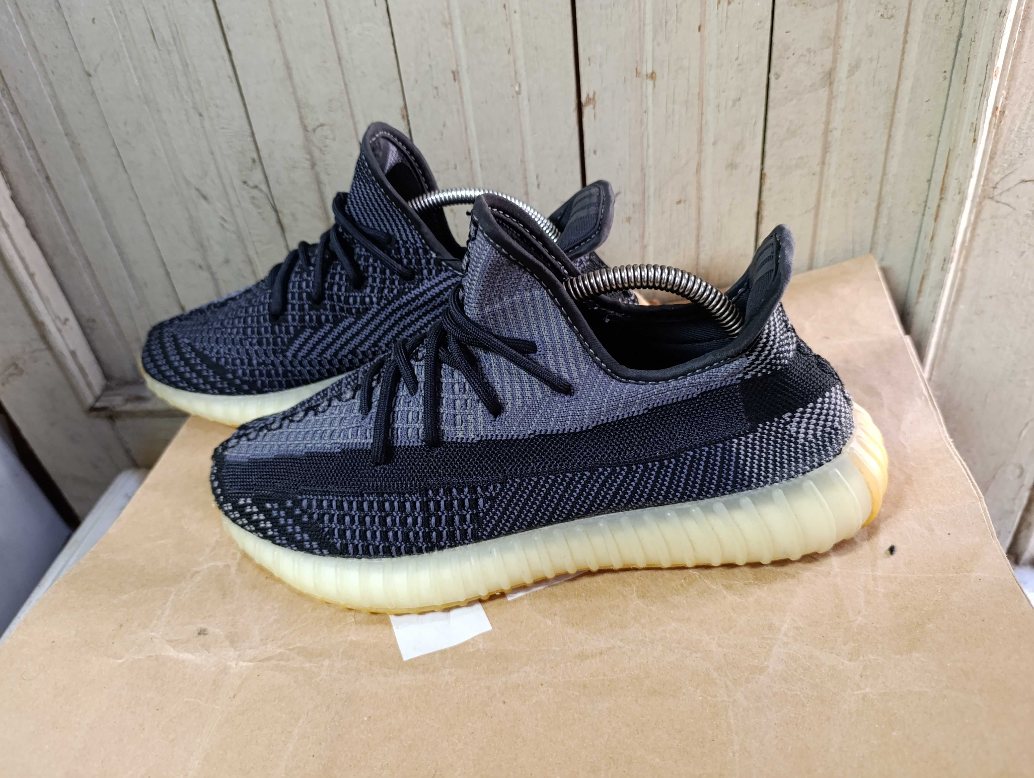 Adidas Yeezy Boost 350 V2 'Carbon' оригинални маратонки 44 номер