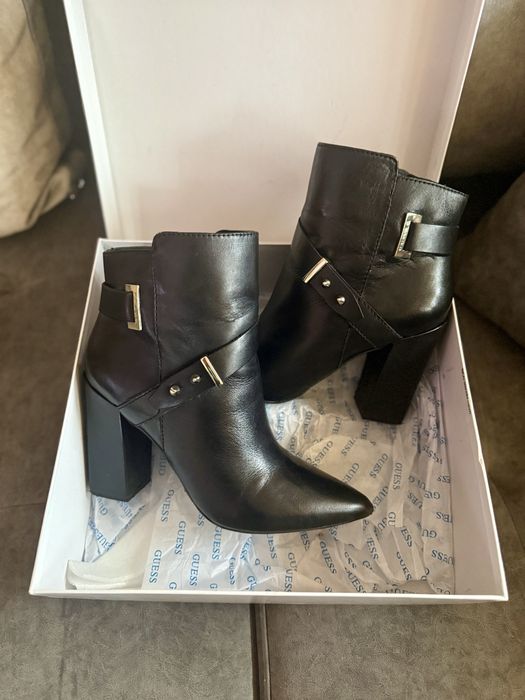 Елегантни Боти Guess