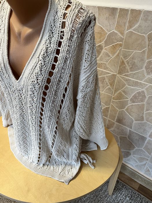 Pulover dama ZARA, in firul tricotat cu putin fir matasos discret