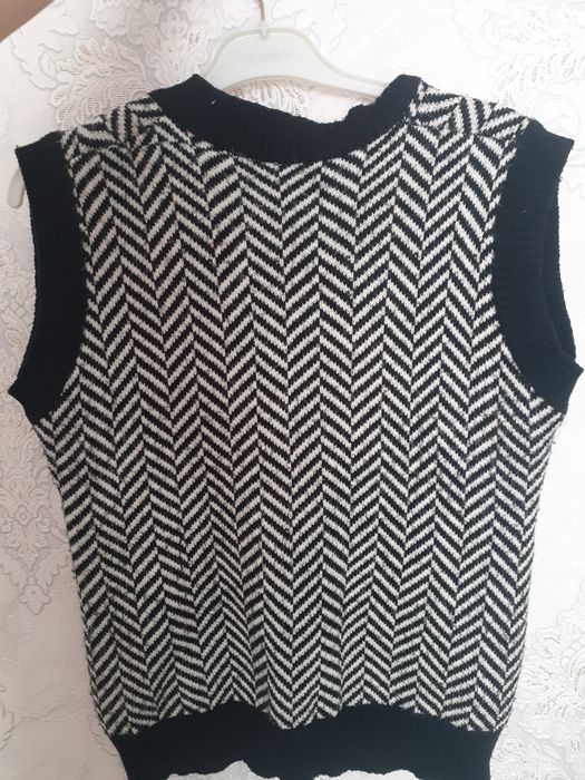 Жилетка чёрный цвет