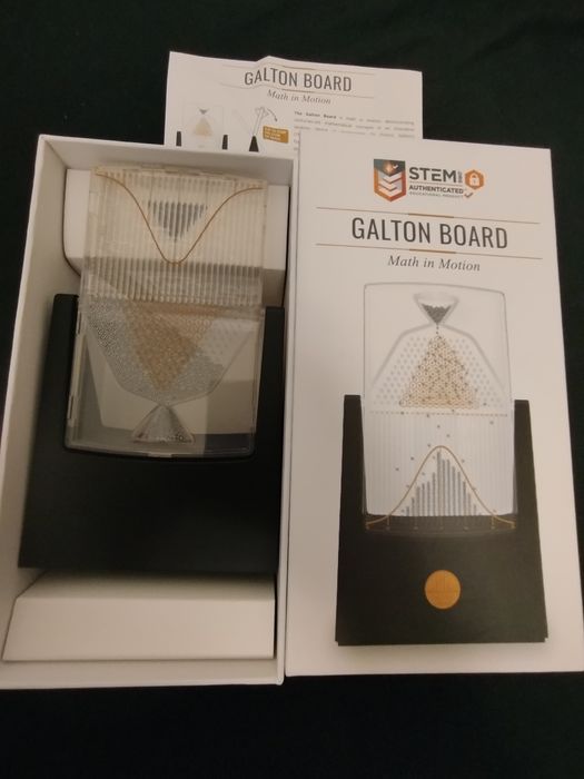 Доска Гальтона- это настольная вероятностная машина