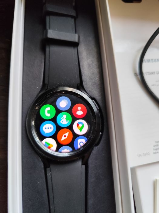 Часы samsung galaxy watch 4