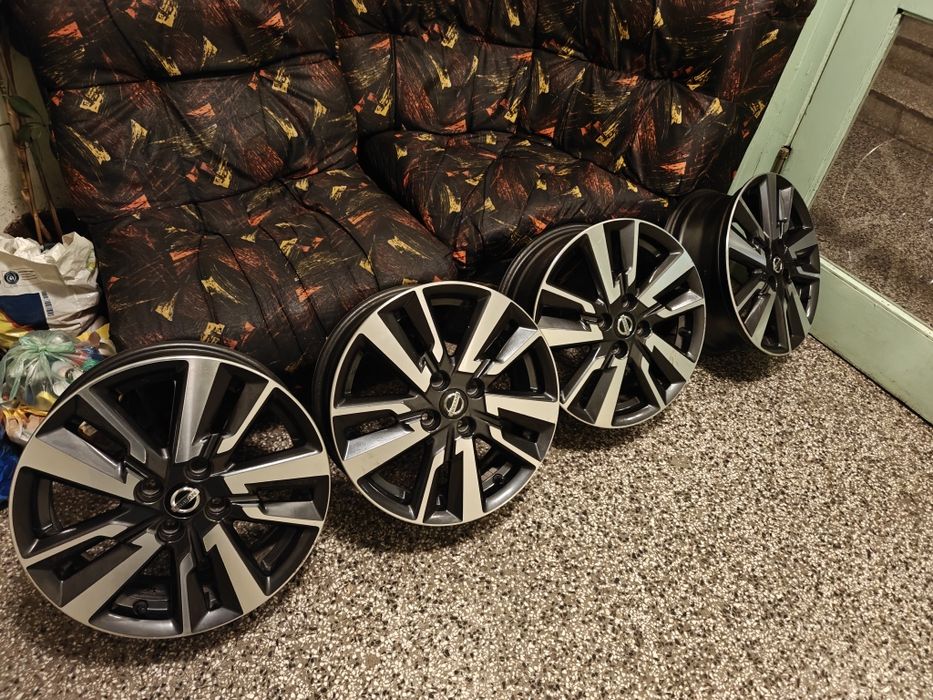 4 броя оригинални джанти на Нисан, стават и за Рено