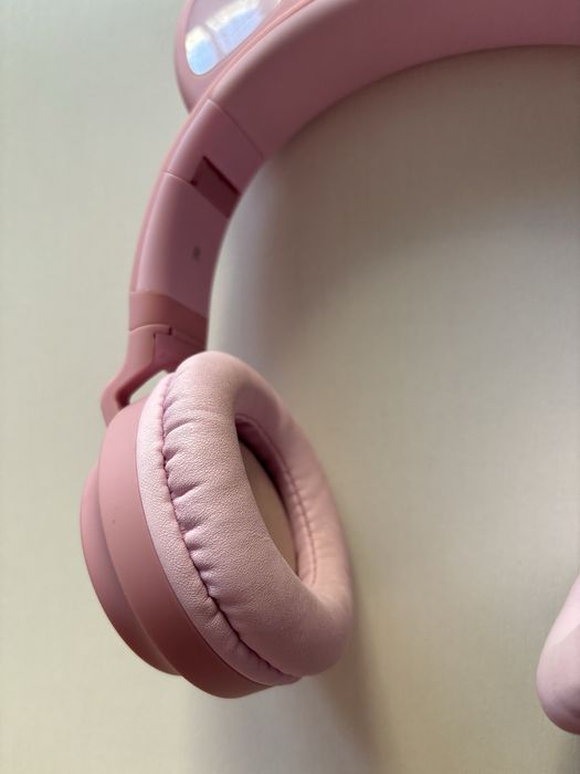 Căști bluetooth wireless, cu urechi, culoare roz, cu leduri colorate