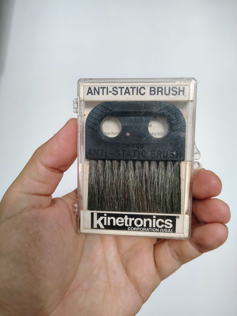 Perie anti-statica