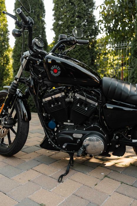Harley Davidson Iron 883 – 2021, doar 9.000 km
