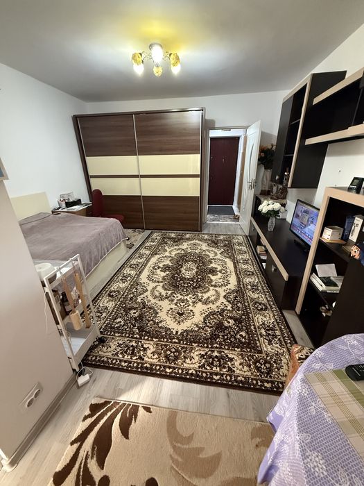 De inchiriat garsoniera – Str. Minis, zona Piata Salajan