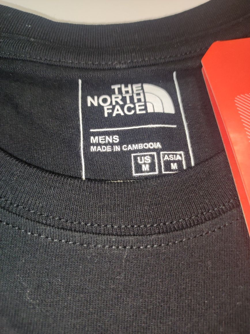Черна The North Face Тениска
