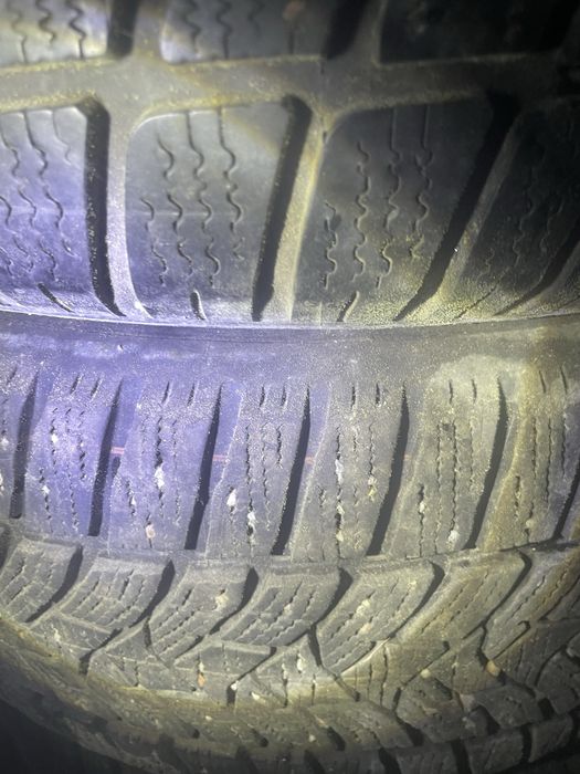 Roți iarna R17 Dunlop (225/45 R 17)
