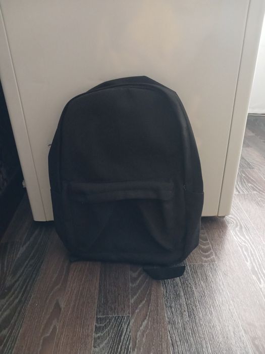 Продам черный рюкзак