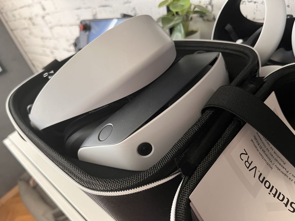 PlayStation VR2 с док и кейс