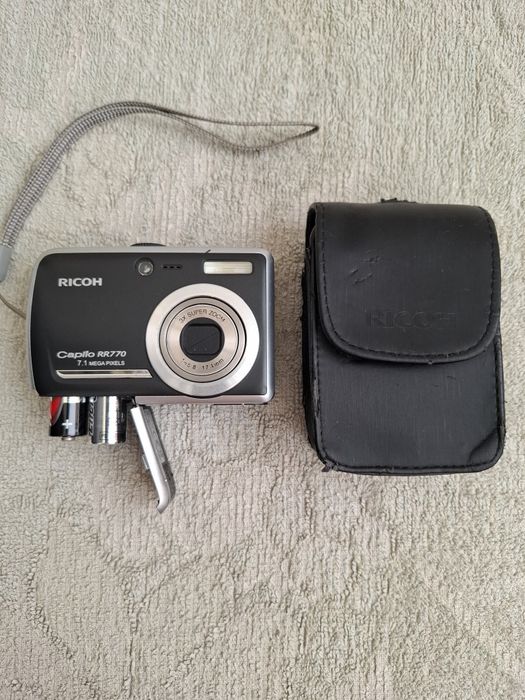 Aparat foto digital Ricoh Caplio RR770