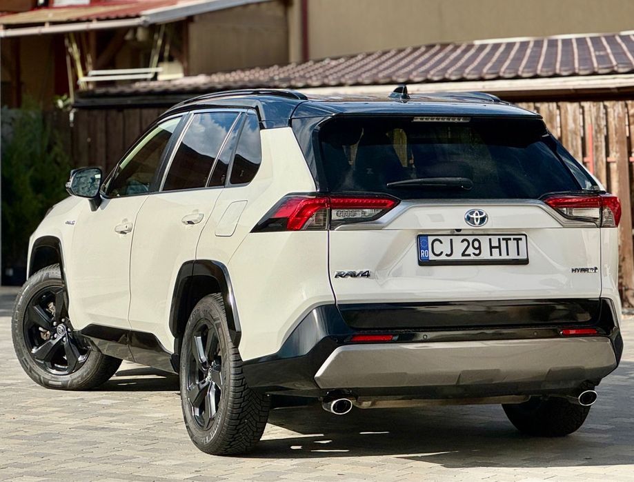 Toyota RAV4 4X2 / 52.000KM   / 2.5 Hybrid E-CVT / Exclusive Bi-Tone