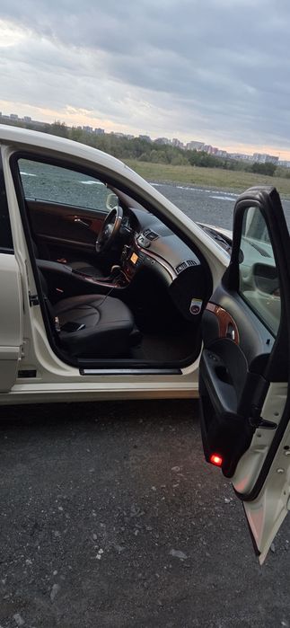Mercedes e class 211