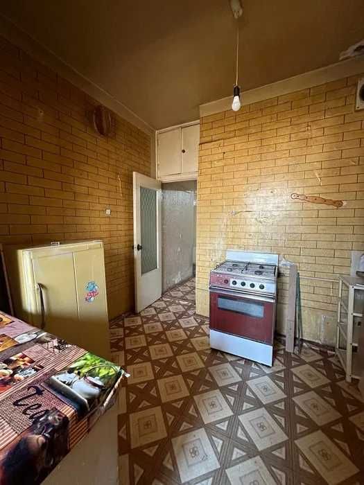 продаю 2-х комнатную квартиру массив куйлюк 4 рядом с метро