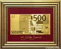 Златна банкнота 500 Евро на бордо фон в рамка под стъклено покритие