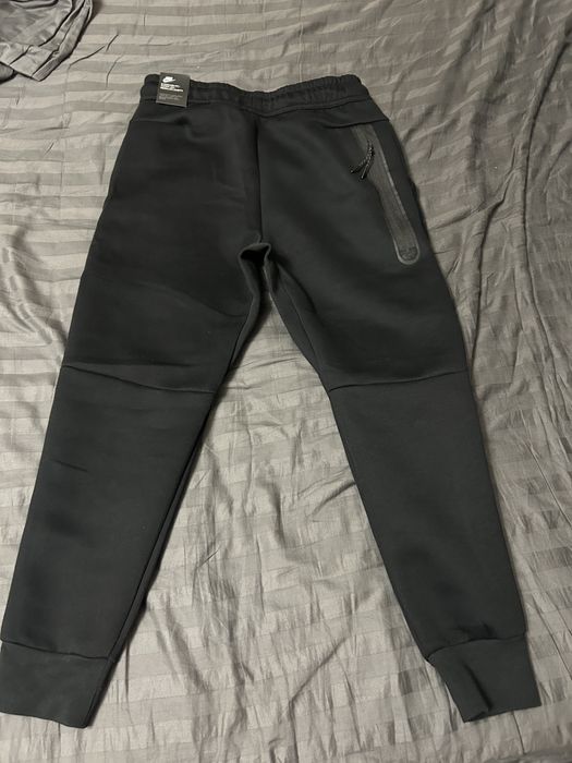 Pantaloni nike tech negrii