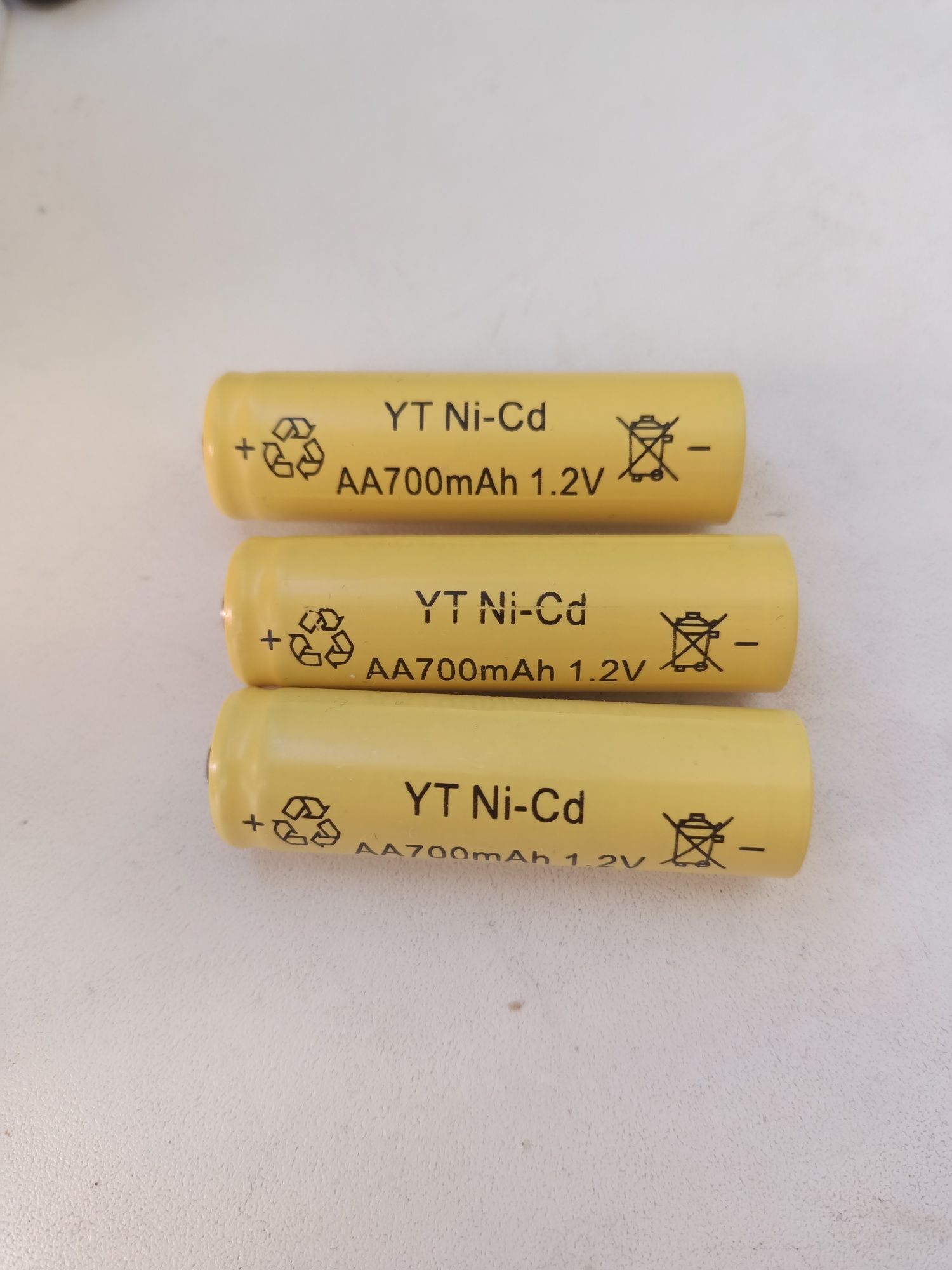 3 батареи 700 mAh 1.2Volt