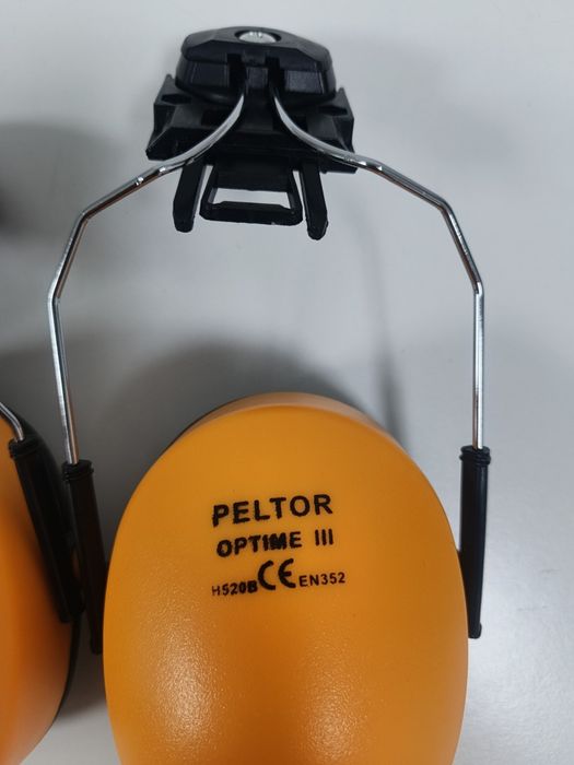Продам шумозащитные наушники PELTOR ОPTIME III , 5000тг.