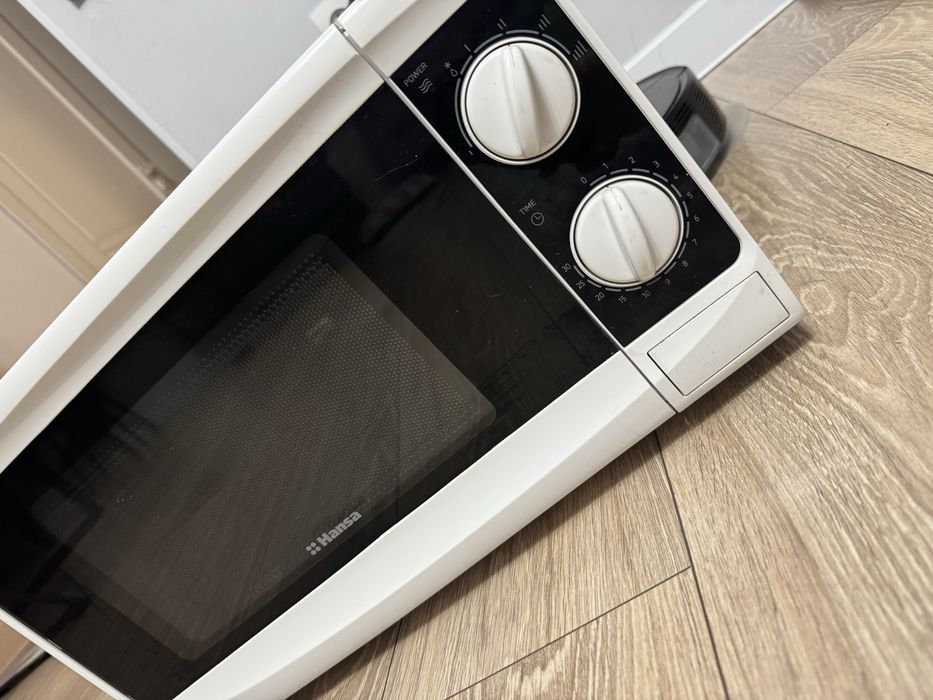 Микровалновка Hansa