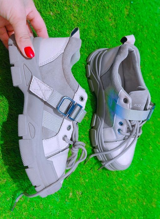 Новые кроссовки на осень