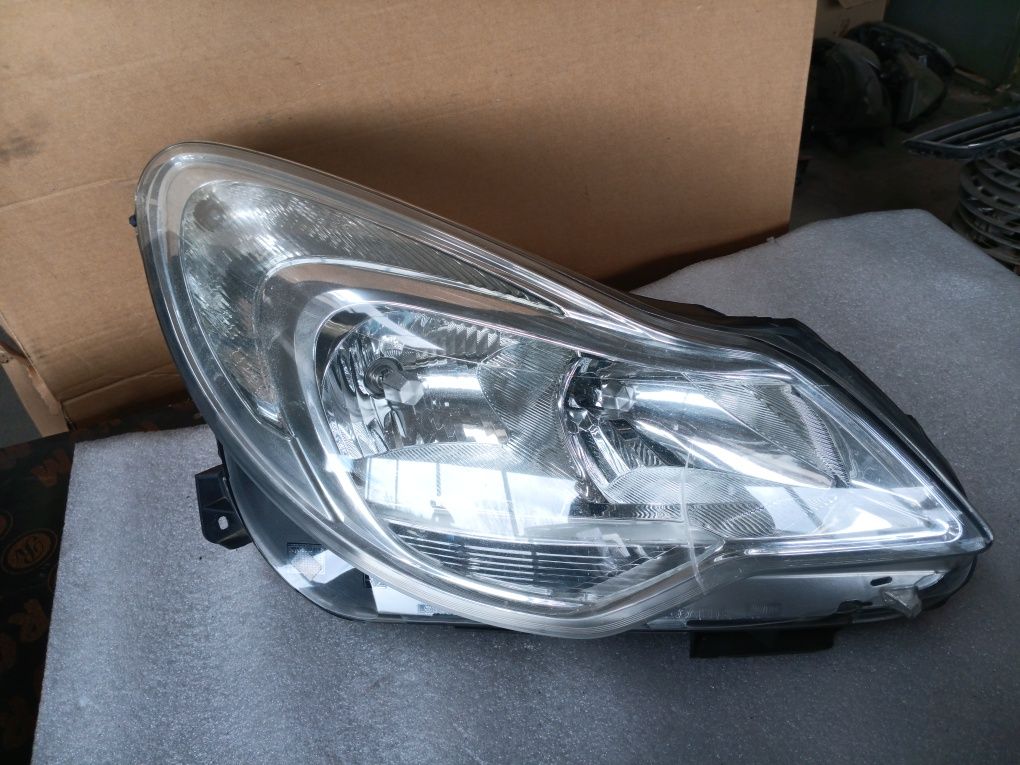 Фар ляв десен за Opel Corsa D след 2011г. Опел Корса Д