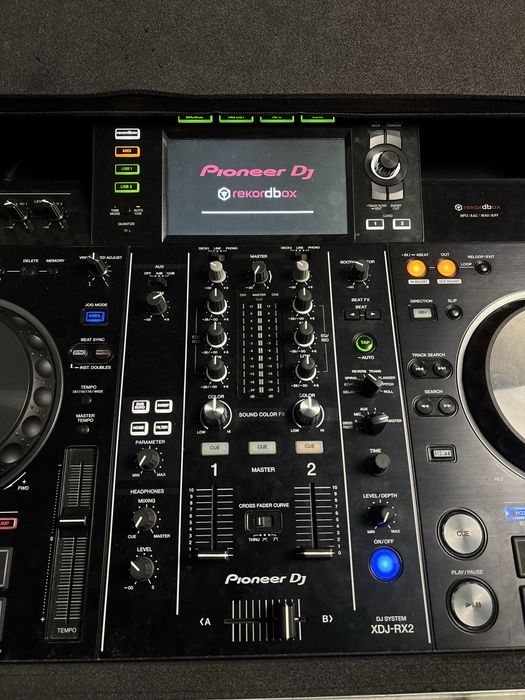 Consola Pioneer XDJ-RX2 + Flight Case