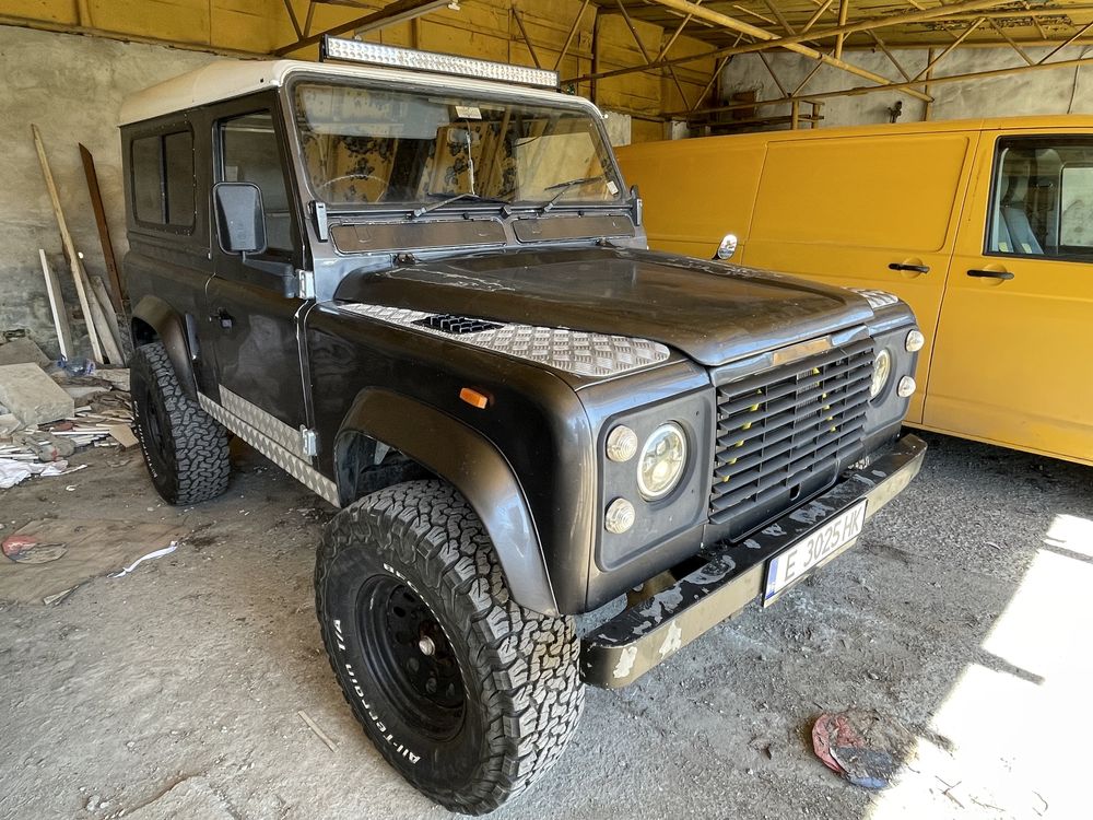 Land Rover Defender 90