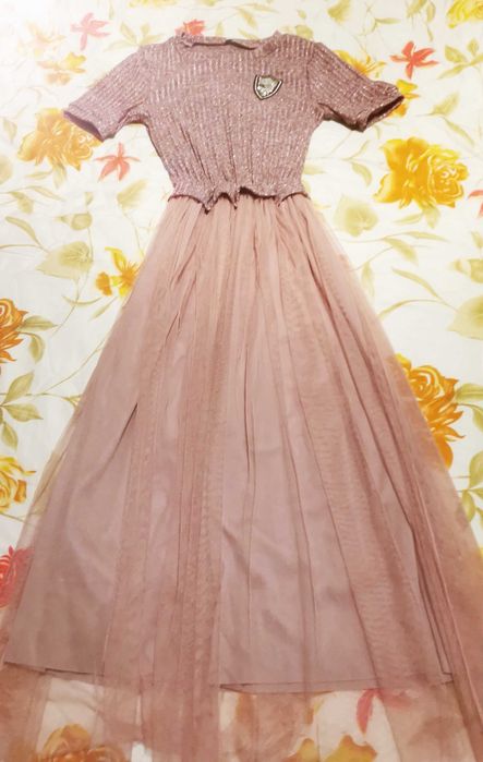 Две прекрасни официални роклички, S размер