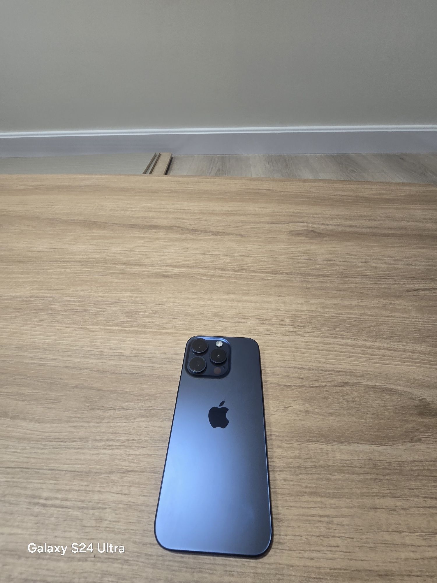 iphone 15pro 256gb