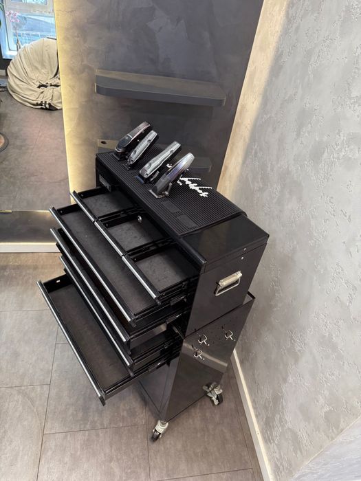 John barber and sons//Шкаф за барбър, фризьор или татуист