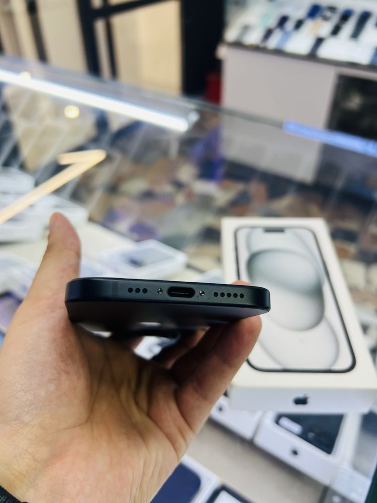 iPhone 15  128 gb black yengide 99%