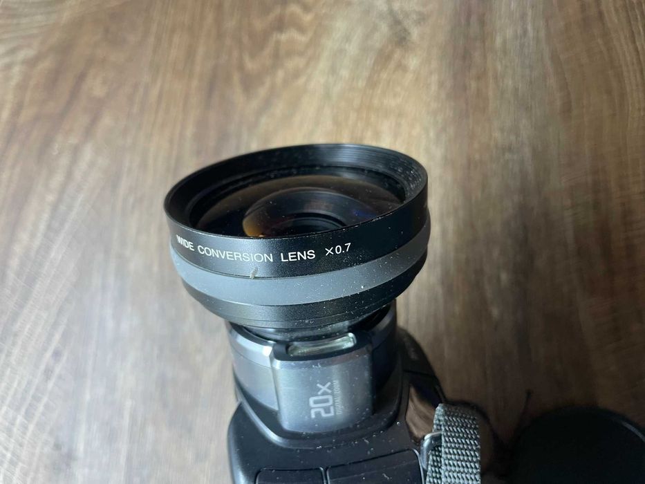 Camera video Sony cu HDD si obiectiv Wide