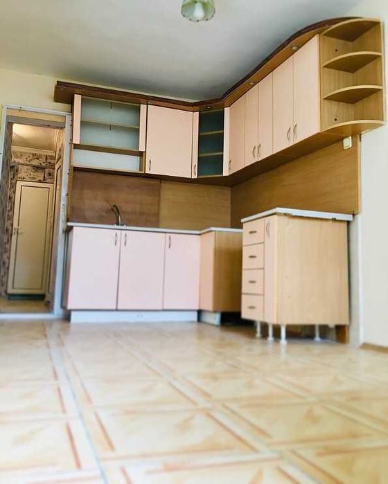 Дава се под наем Тристаен апартамент в Бургас, Възраждане - 112 кв.м за 225 € - Снимка #1