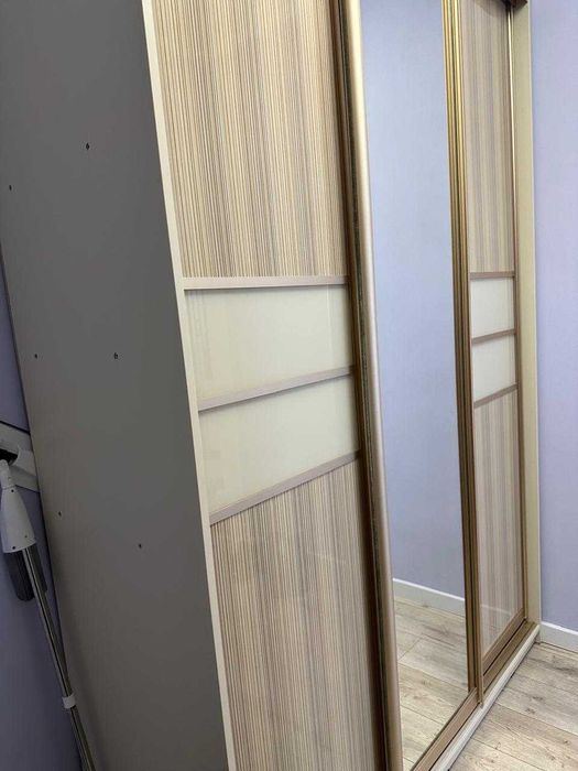 Шкаф-купе в идеальном состоянии