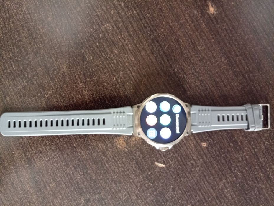 Smartwatch nou nu prea a fost folosit