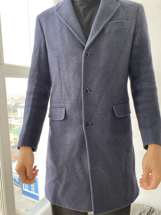 Продам муж пальто б/у  р-ер M Massimo Dutti