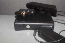 Xbox 360 + Kinect + Incarcator original perfect functionale