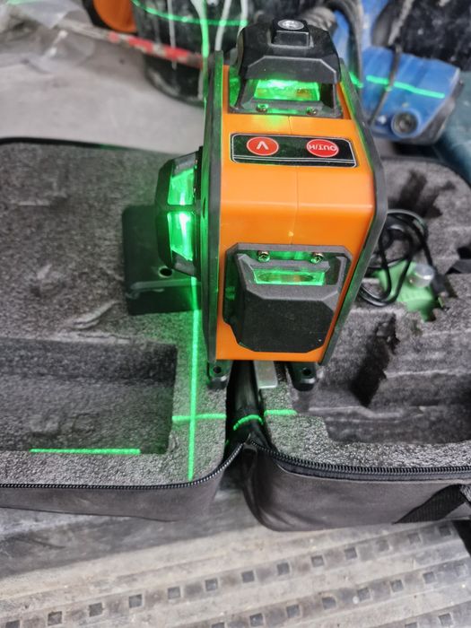 Nivelă laser 360° verde cu accesorii