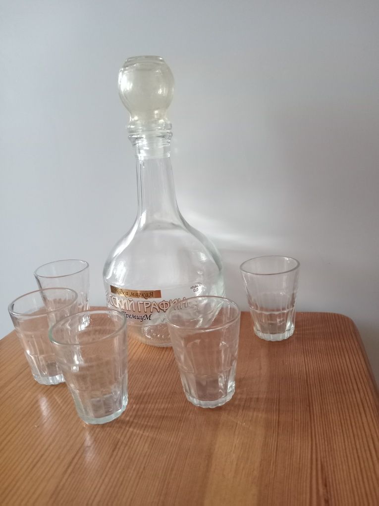 Продам наборы графины со стаканчиками и др.