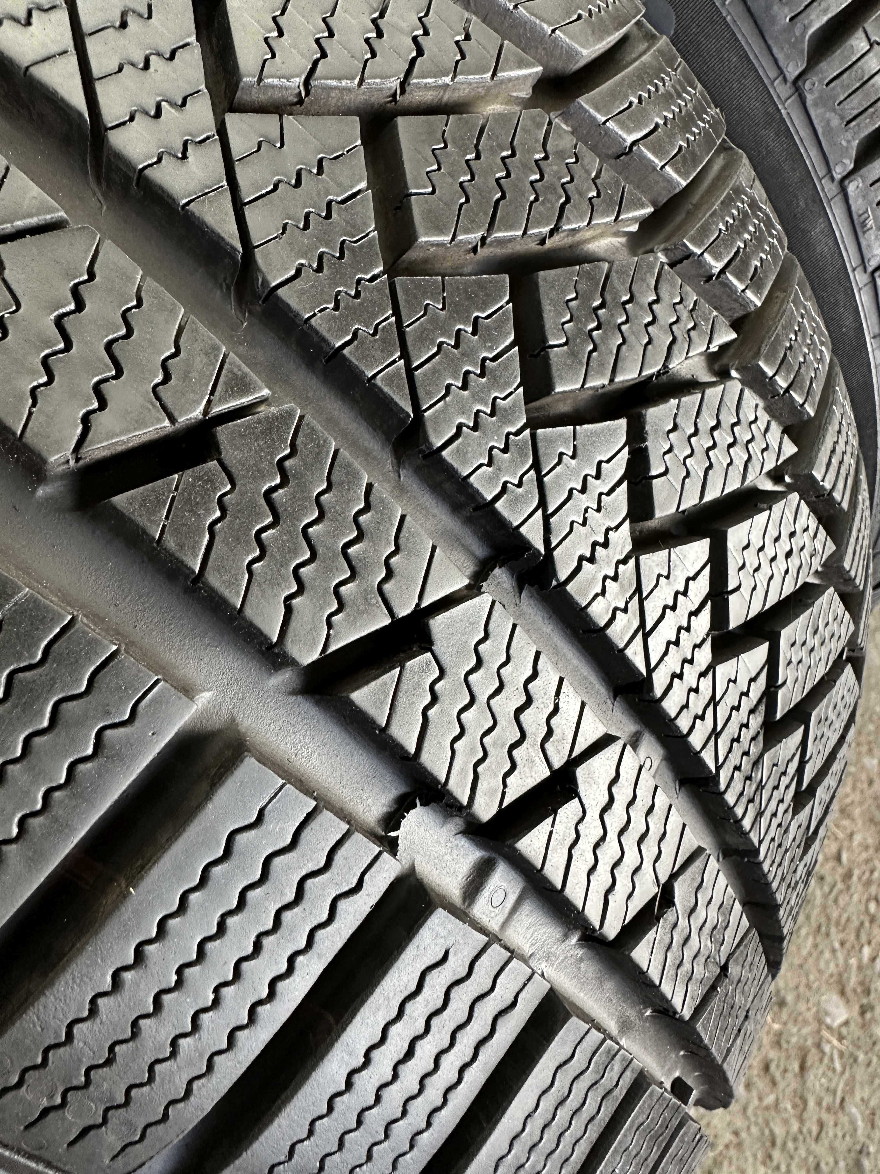 SET 2 Anvelope Iarna 225/40 R18 92V CONTINENTAL Winter Contact TS850P