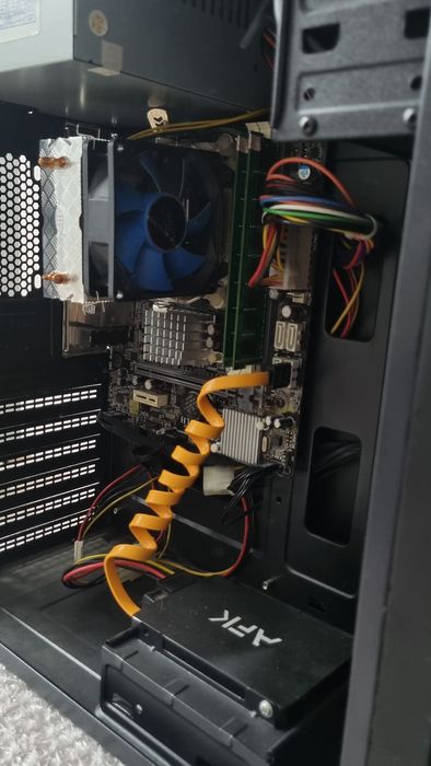 Компьютер на 4 ядрах