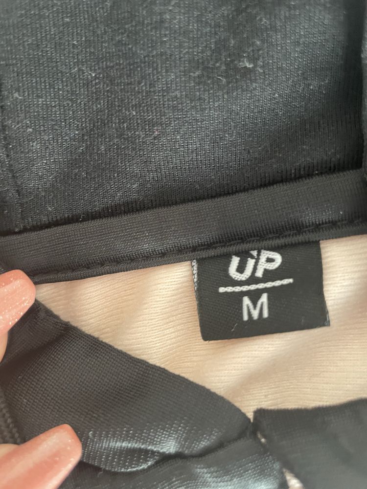 Дамска горница up