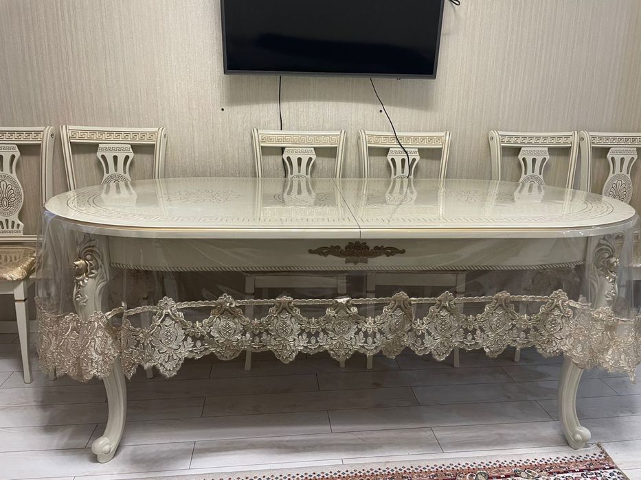 Стол дагестан в отличном состояние!