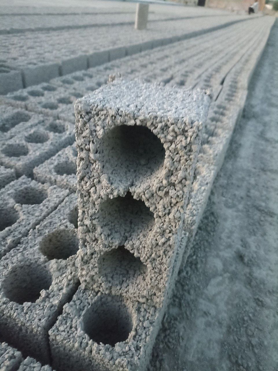 Сифатли Шлакаблок доставка килиб берамиз.